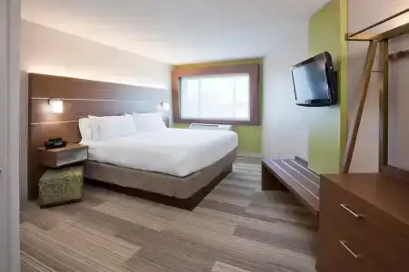 Holiday Inn Express & Suites-Golden Valley, an IHG - 2