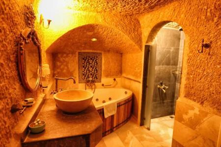 Traveller's Cave - 129