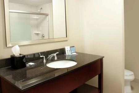 Hampton Inn by Hilton - Toronto - 8