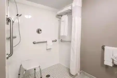 Hilton Garden Inn Dallas/Market Center - 7