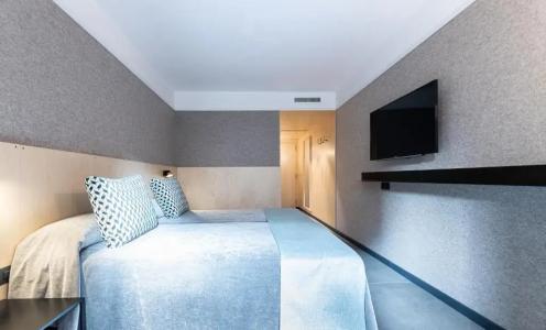 Raval House - 8