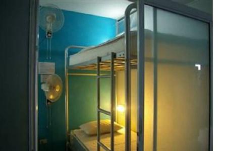 OYO 1054 Phuket Backpacker Hostel - 6