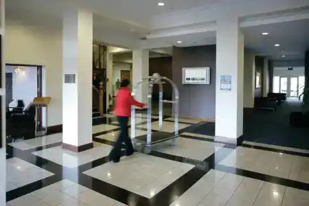 Distinction & Conference Centre - 6