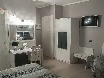 Albis Rooms Guest House - 54
