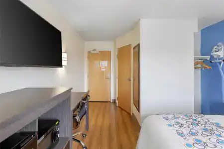 SureStay Plus by Best Western East - 25