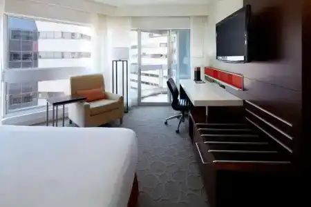 Deltas by Marriott - 30
