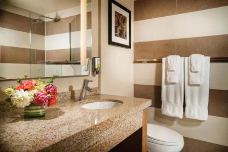 Staypineapple, Rose, Downtown Portland - 36