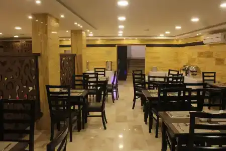 Petra Corner - 18
