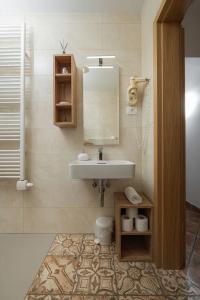 Rooms &  Pr Matjon - 90