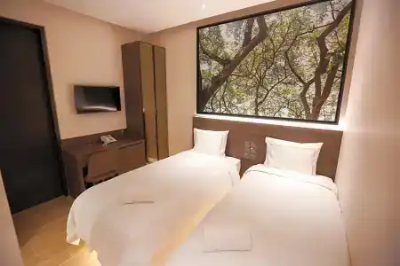 Lion Peak Raffles - Staycation Approved - 44