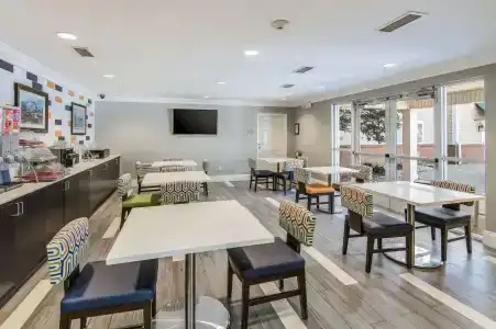 Hawthorn Suites by Wyndham Fort Benning - 13
