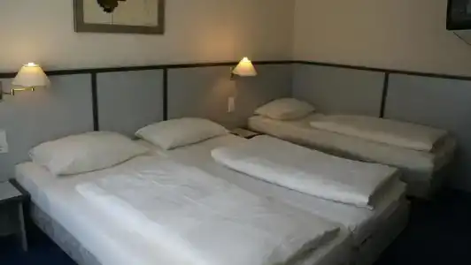 Bahn-Hotel - 36