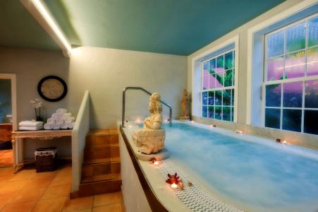 Hacienda de Abajo-Adults Only - 19