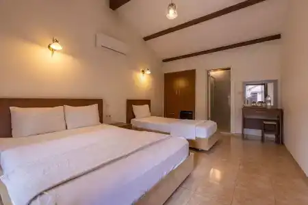 Caretta Caretta Pension - 11