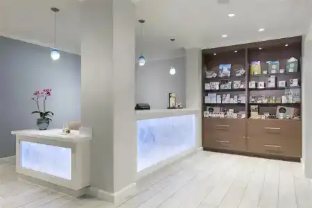 Hilton & Spa - 16
