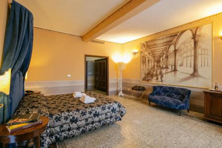 I Portici Boutique - 10