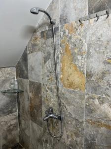 Ngo House - 105