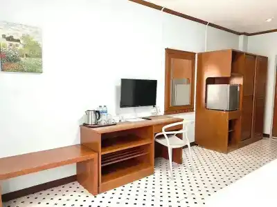 Montree - 51