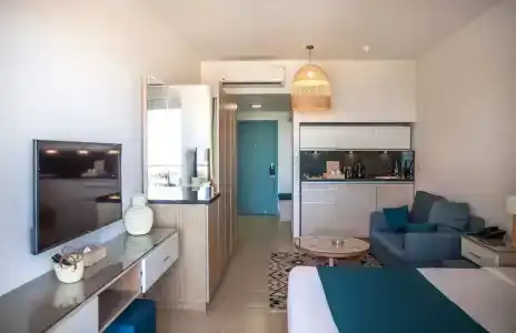 Redcon Suites - 313