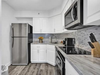 The Alexander All Suites - 312