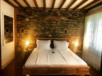 El Vino & Suites - 2