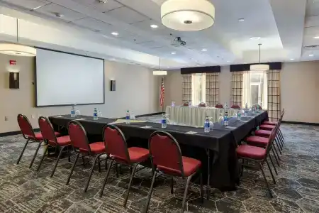DoubleTree by Hilton Savannah Airport - 14