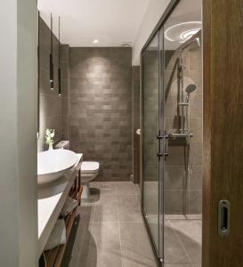 Olvios Luxury Suites - 15