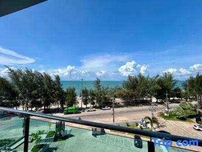 GrandBlue Resort & Beachclub - 41