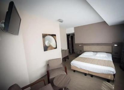 C-Hotels Burlington - 14