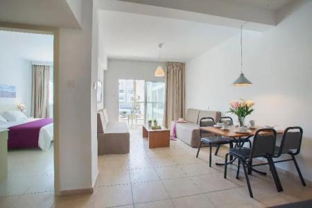 Mayfair Gardens - 32