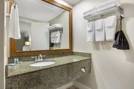Best Western Pier Point Inn - 7