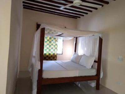 Mnana Beach Bungalows - 4