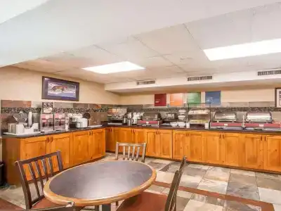Comfort Inn at Thousand Hills - 32