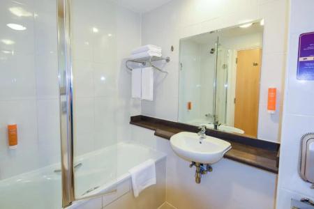 Premier Inn Dubai International Airport - 54