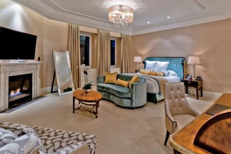The Ritz-Carlton, - 89