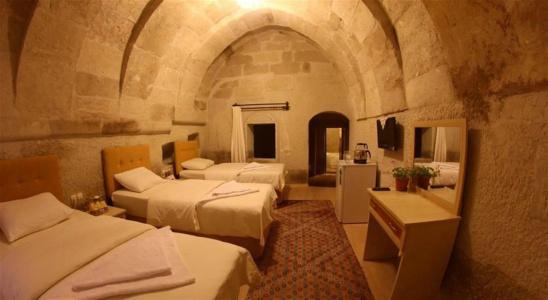 Falcon Cave Suites - 13