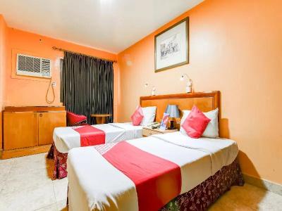 OYO 270 Dream Land - 18
