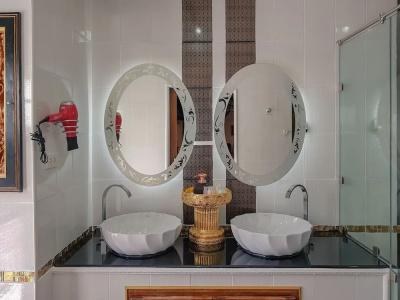 Olivier Boutique - 9