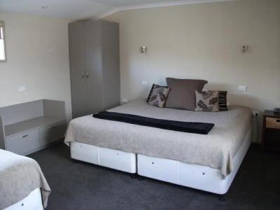 Scenicland Motels - 114