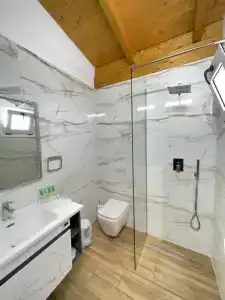Rias Penthouse Suites - 240