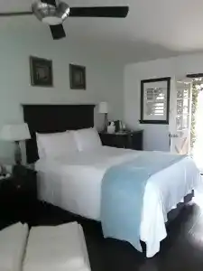 Malibu Country Inn - 4
