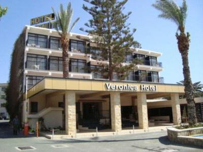 Veronica - 58