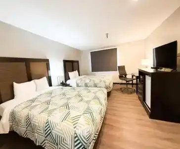 Quality Inn - Airport - 2
