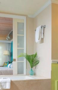 Ocean Key & Spa, a Noble House - 111