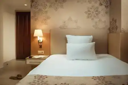 Robinson Camyuva - Adults Only - 46