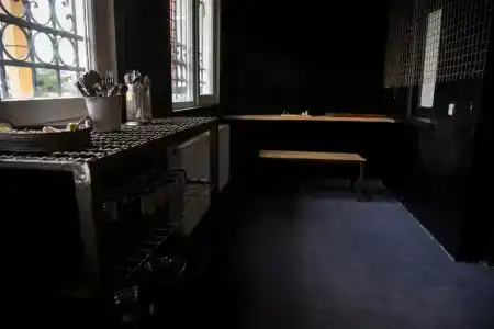 Alcatraz Jail-Hostel - 0