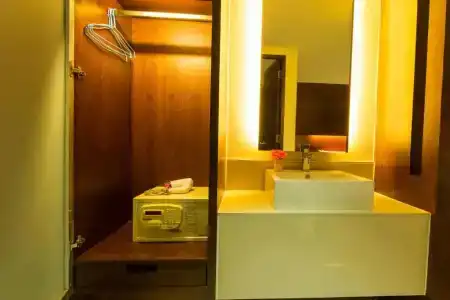 The Bangkok Airport Link Suite - 25