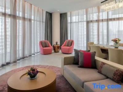 Hilton Creek & Residences - 35