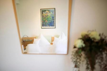 Stausee-Hotel - 1
