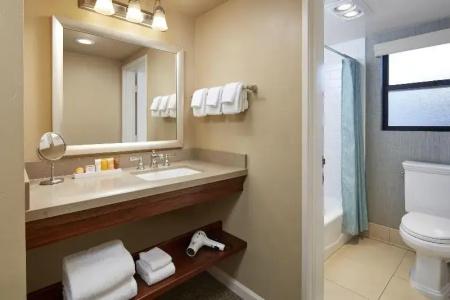 Glorietta Bay Inn - 96